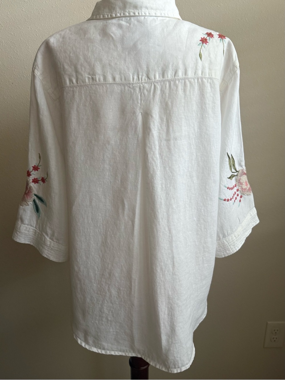 Johnny Was Oversized Nalina Weekend Tunic Linen Embroidered Soft Off White Pinks - Picture 3 of 16